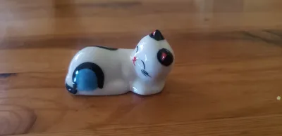 Cute Cat Figurine!