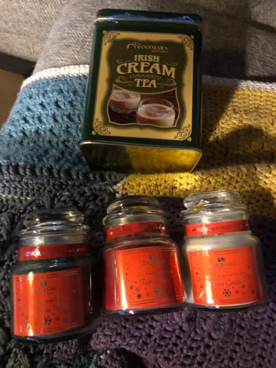 Scented chrismas candles and tea