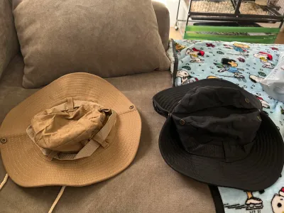 2 hats for hiking