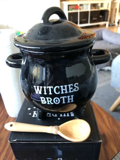 Sweet cauldron