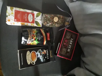Some very tasty teas, flavoured coffee and chocolates!